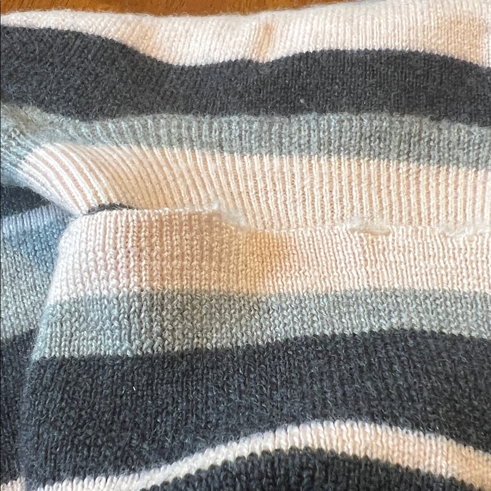 Banana Republic Gray and Pink Striped Merino Wool Turtle Neck Sweater Size M - Picture 7 of 15